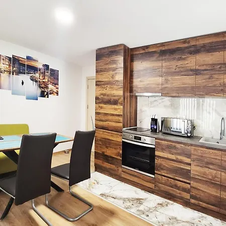 Sun-kissed Getaway Appartement